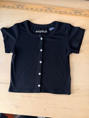Katie J NYC - Black Ribbed Short Sleeve Cardigan Tee - M